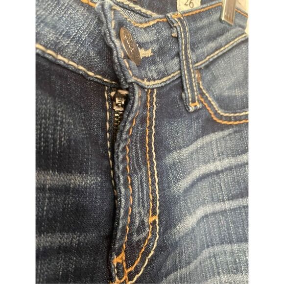 n  - Picture 2 of 11